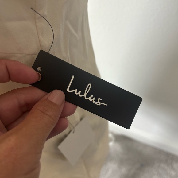 Women’s Lulus Ivory Sleeveless Shift Dress Size Small NWT - Picture 4 of 6